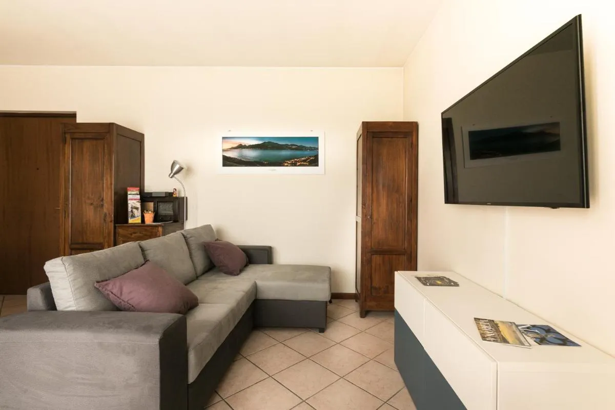 Image 4 of Verona Expo Suite