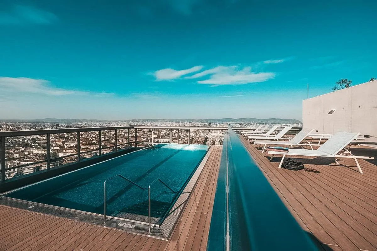 AlpenLuxus’ KAISER LODGE with rooftop pool & underground car park - 3