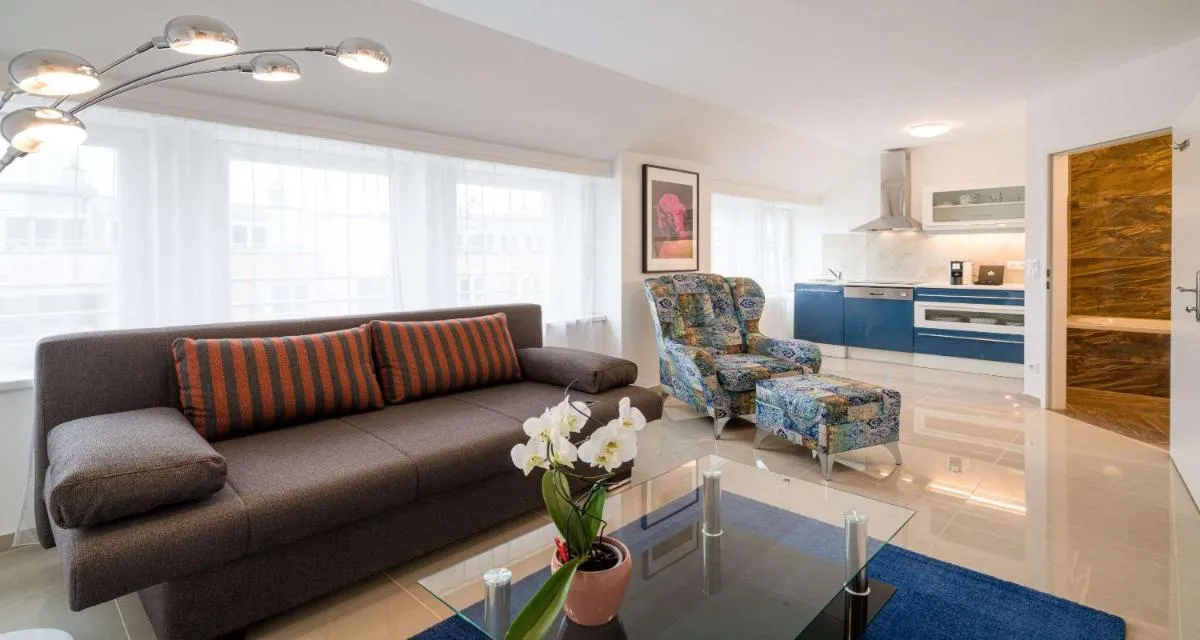 Best Western Plus Celebrity Suites - 3