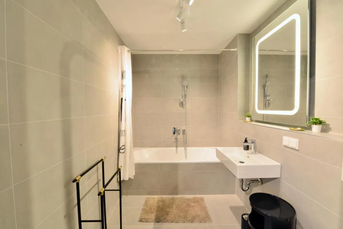 Brand-New, Close to Centre, Rooftop-Summer-Pool - 2