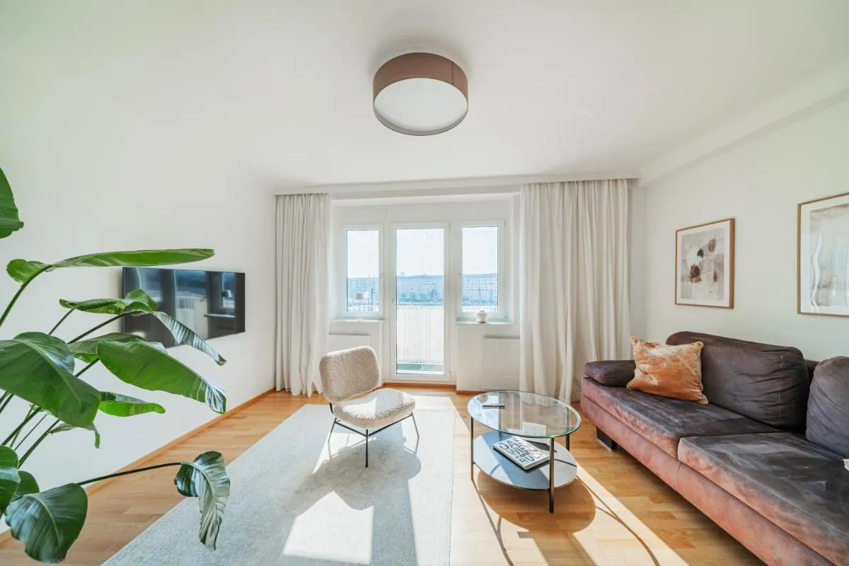 Central 60m2 suite 10 min walk from main station - 2