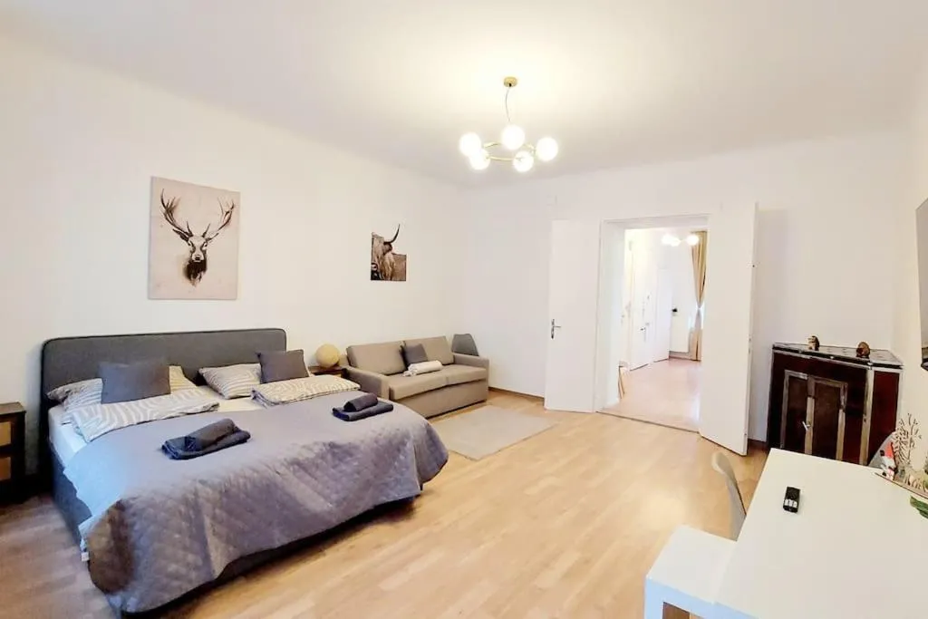 Central & Spacious 3 Bedroom Apartment - 2