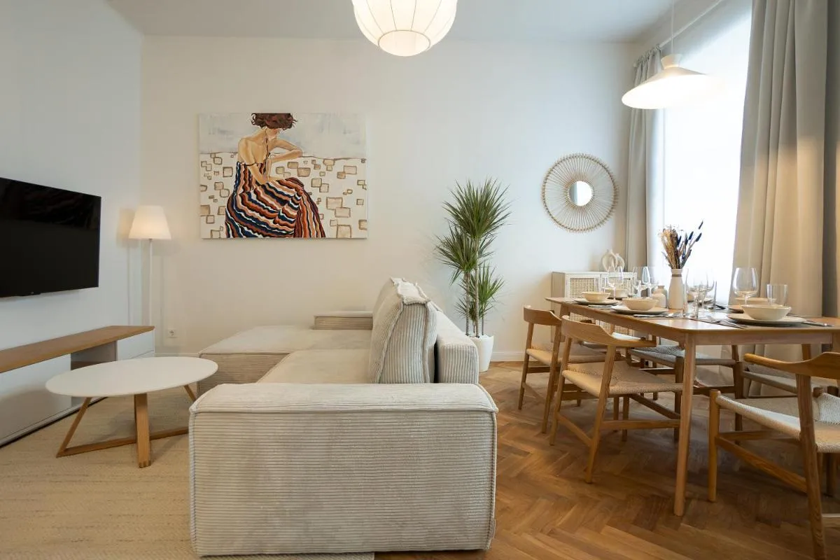 Chic 94m2 apartment with a king-size bed - 2
