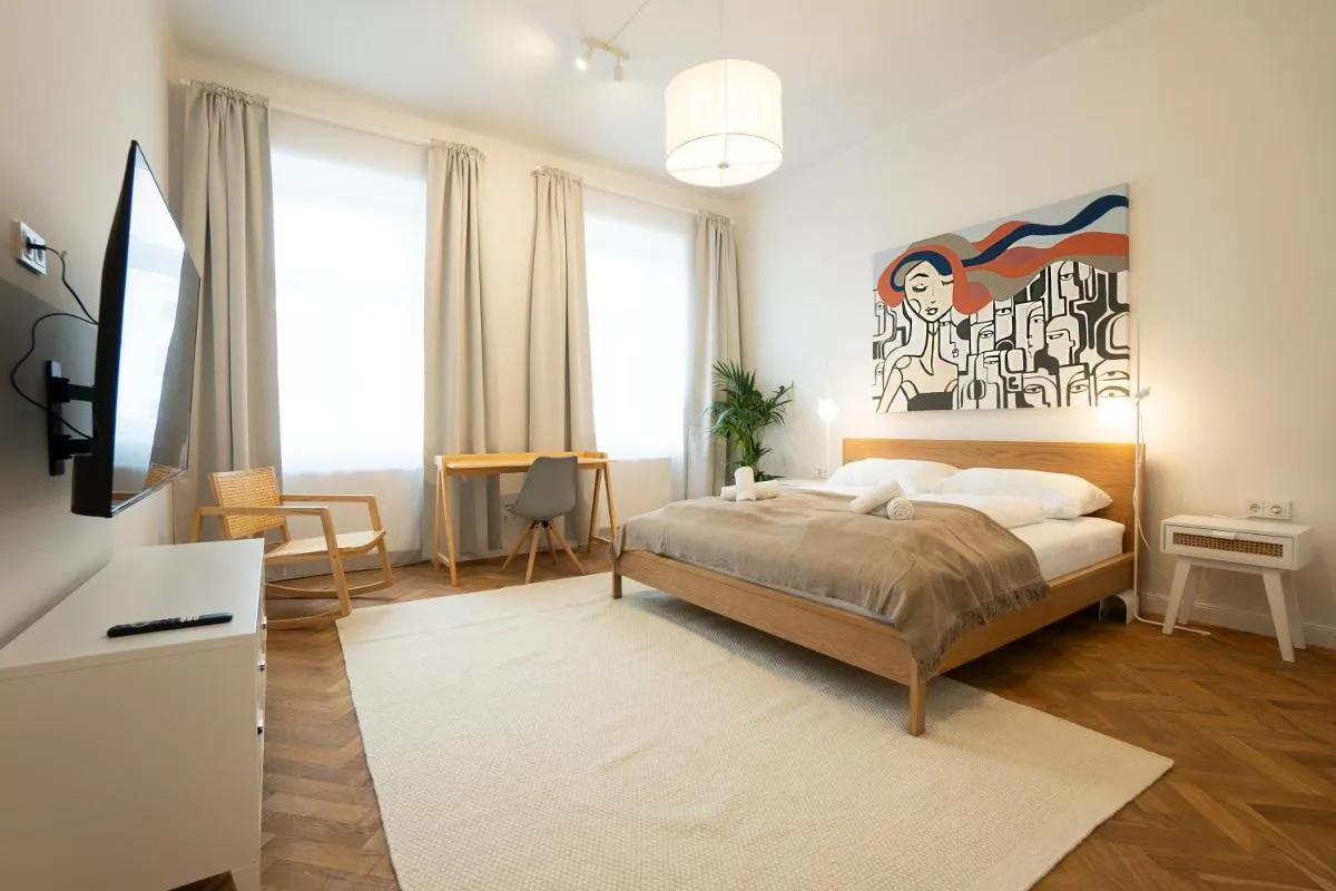 Chic 94m2 apartment with a king-size bed - 3