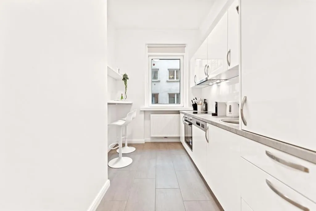 Cozy Apartment in Quiet Location, Fast Train Station 100m Away, contactless check-in - 3