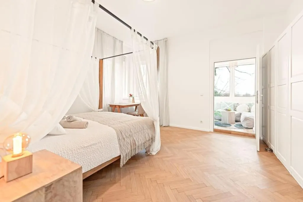 Cozy Apartment in Quiet Location, Fast Train Station 100m Away, contactless check-in - 2