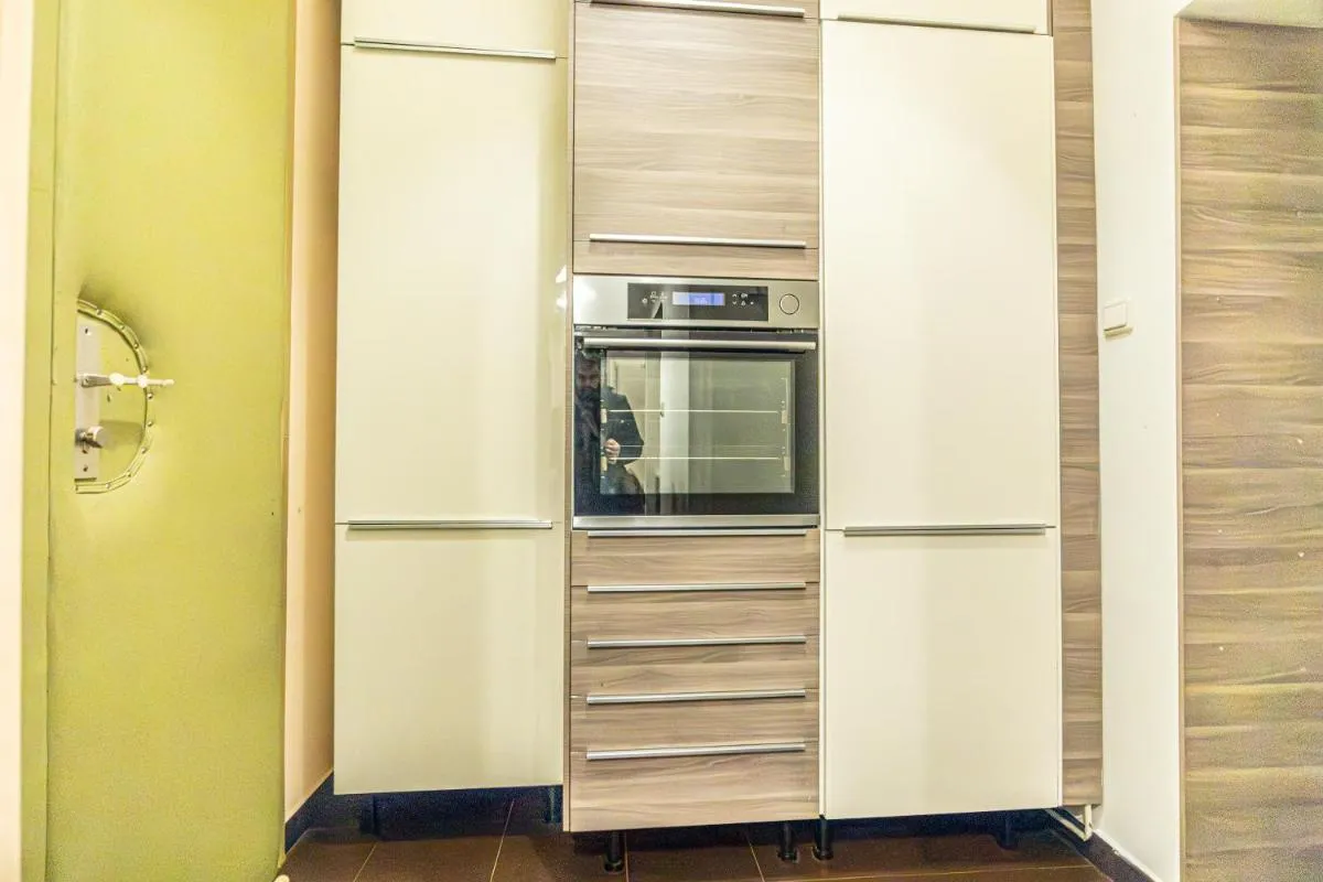 Cozy City Center Retreat 2BR Apt. Homelike Comfort - 3