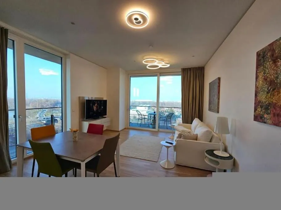 Deluxe Apartment & Rooftop-Pool - 3