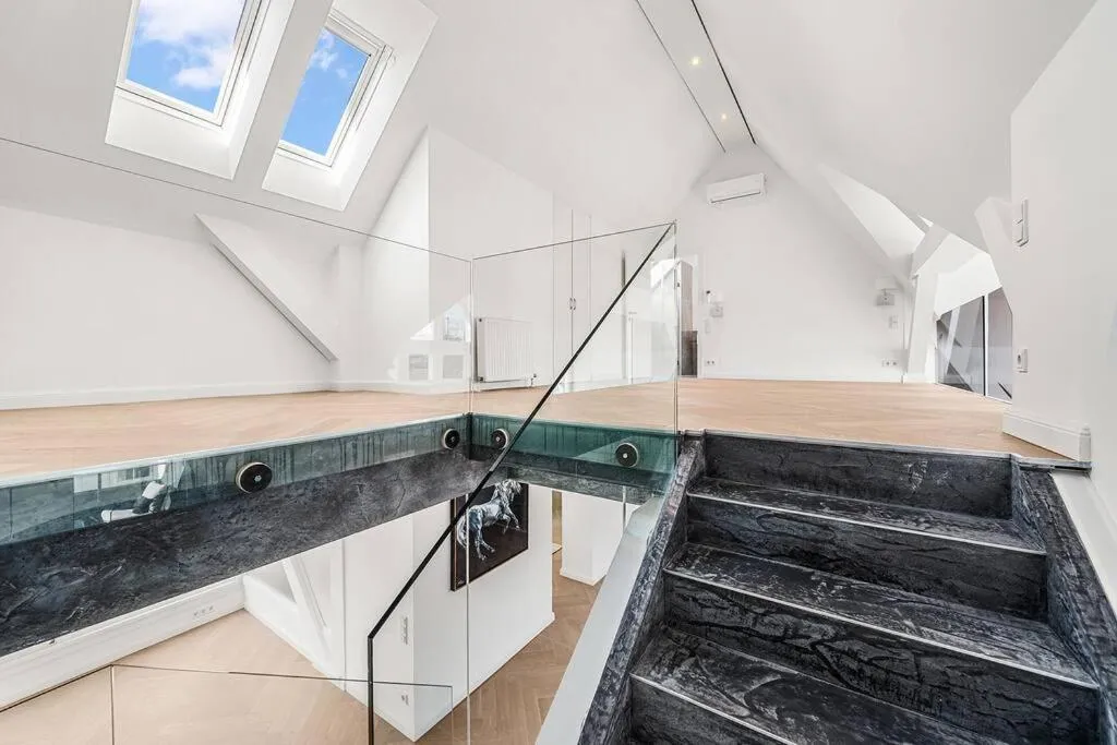 Designer Penthouse with Balcony - 3