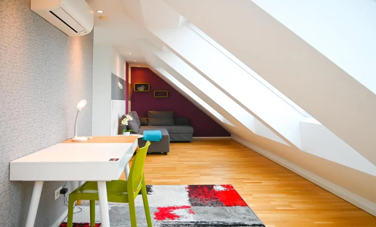 Elegant Duplex Danube Canal - 3