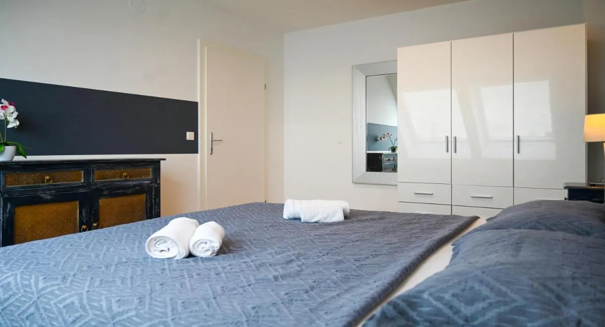 Elegant Duplex Danube Canal - 2