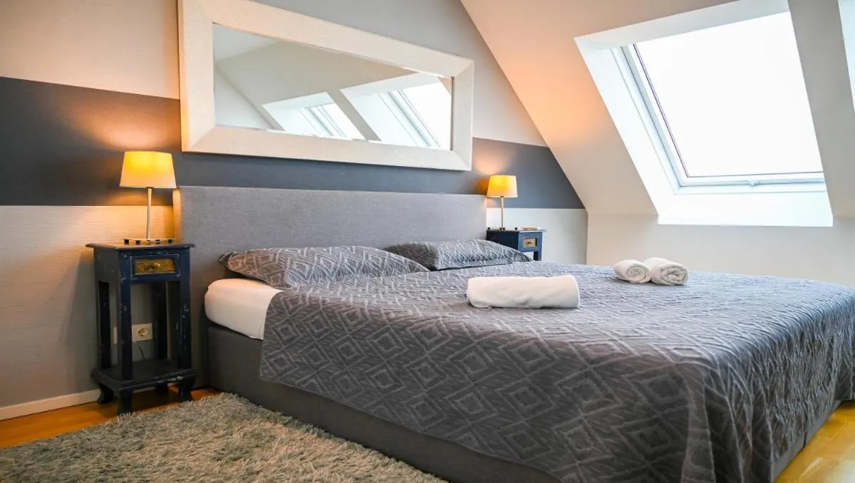 Elegant Duplex Danube Canal