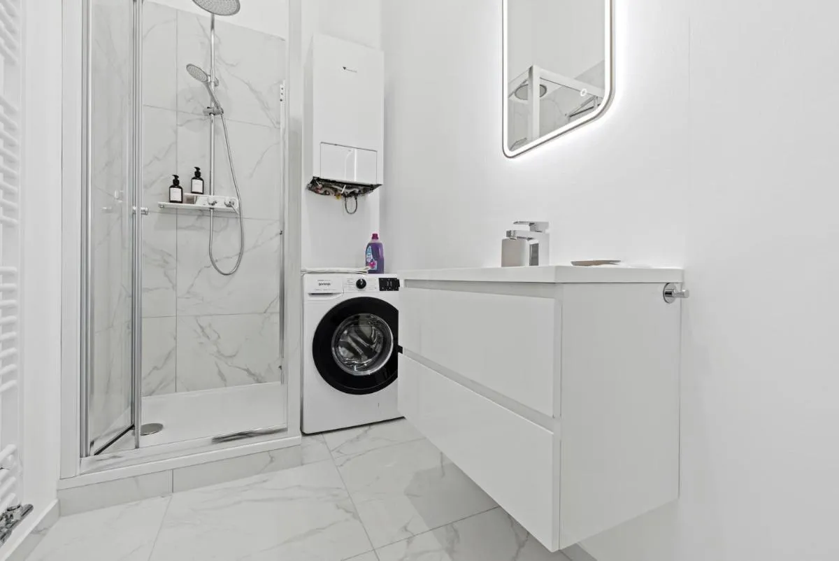 Exclusive 2 Bedroom Apartment - 3