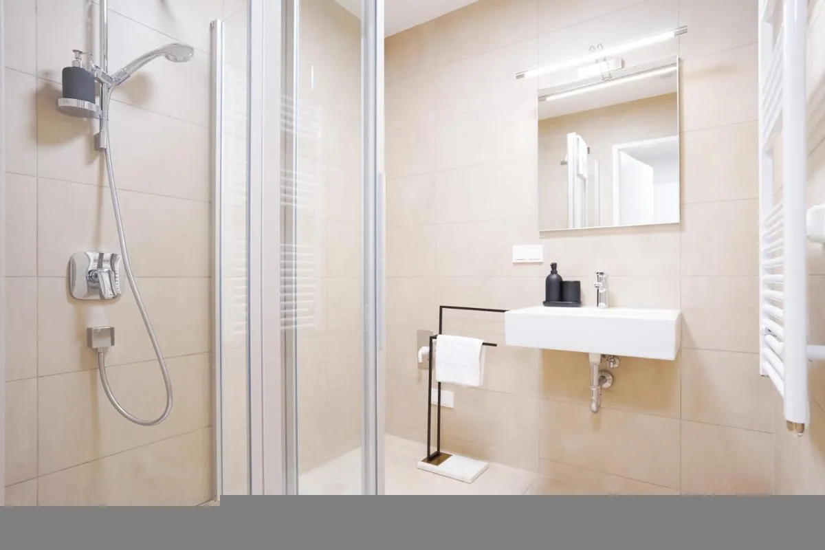 Exclusive 2-Bedroom condo with Pool & Balcony - 3
