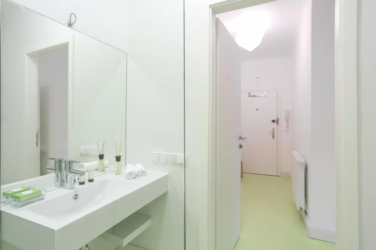 Green Mango City Condo - 3
