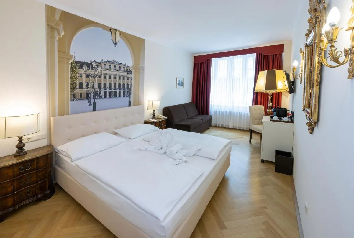 Hotel Royal - 2