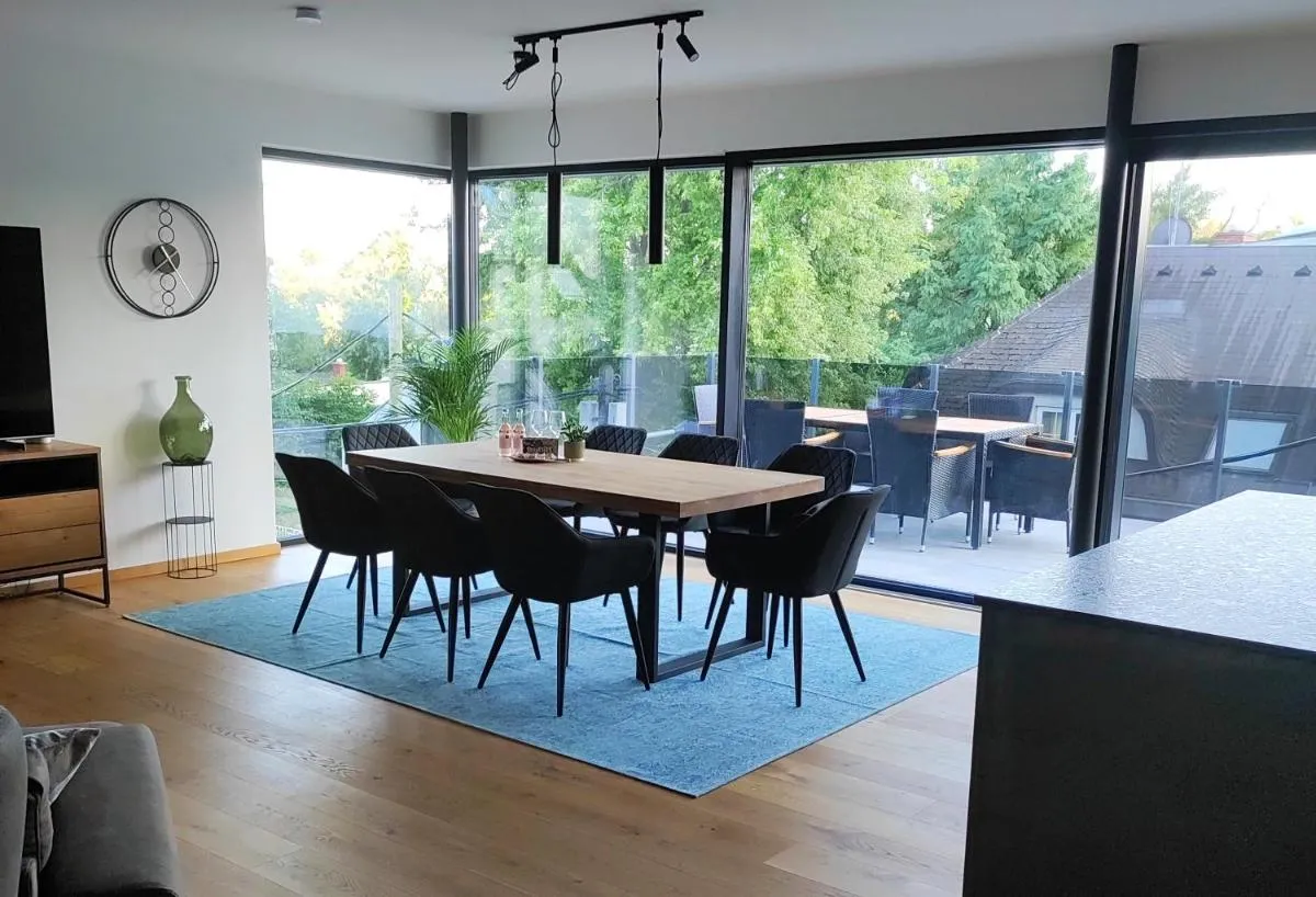 Luxuriöses Penthouse mit Blick auf die UNO-City und dem Kaiserwasser. 3Schlafzimmer, 2 Bäder, privat Lift ins Apartment - 3