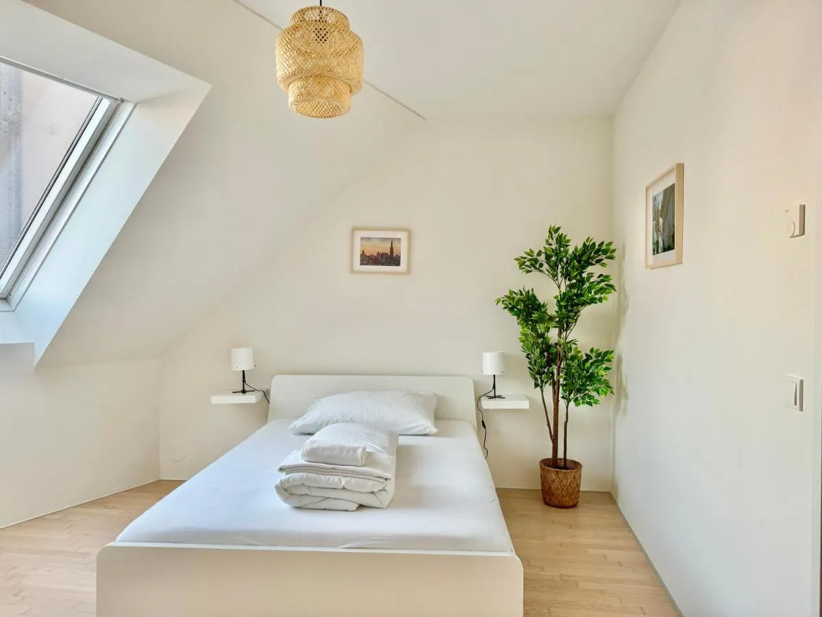Modern 150 m2 Maisonette – Private Garden & Free Parking - 2