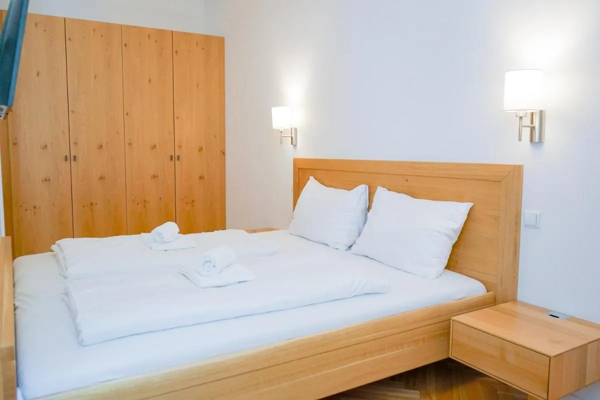 Nadland Apartments B7 - 2
