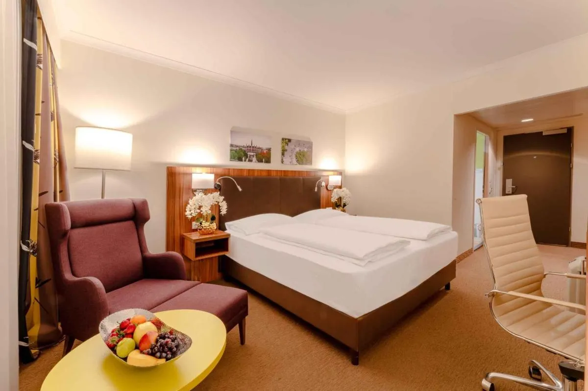 PLAZA Premium Wien - 2