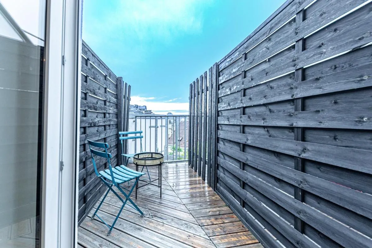 Stunning Urban Penthouse Apartments With Concierge Service image