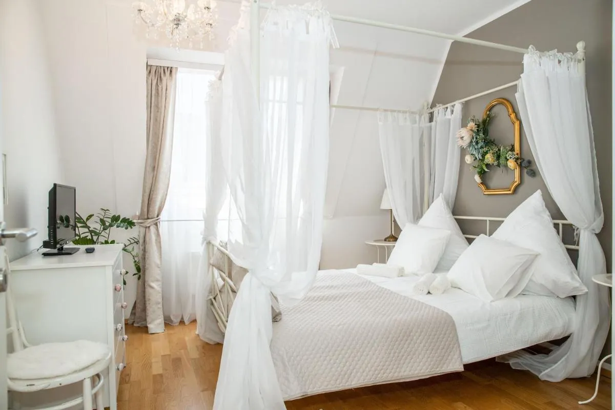 Room4Art Apartments Nr.6 in Center air-conditioned - 2