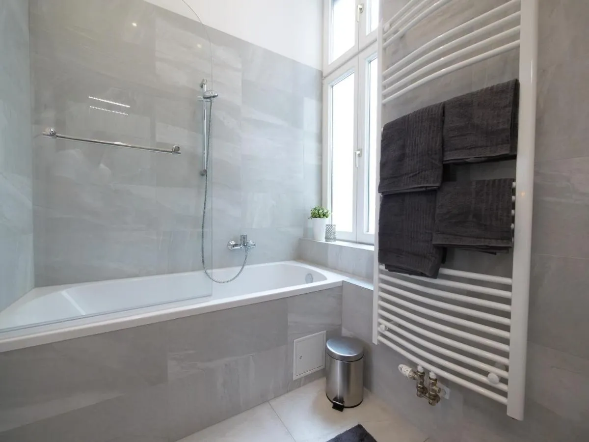 Stylish City Center Apartment - 3