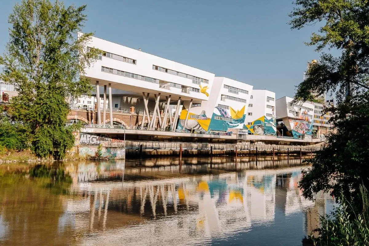 URBAN ISLAND I Riverside Apartments - 2