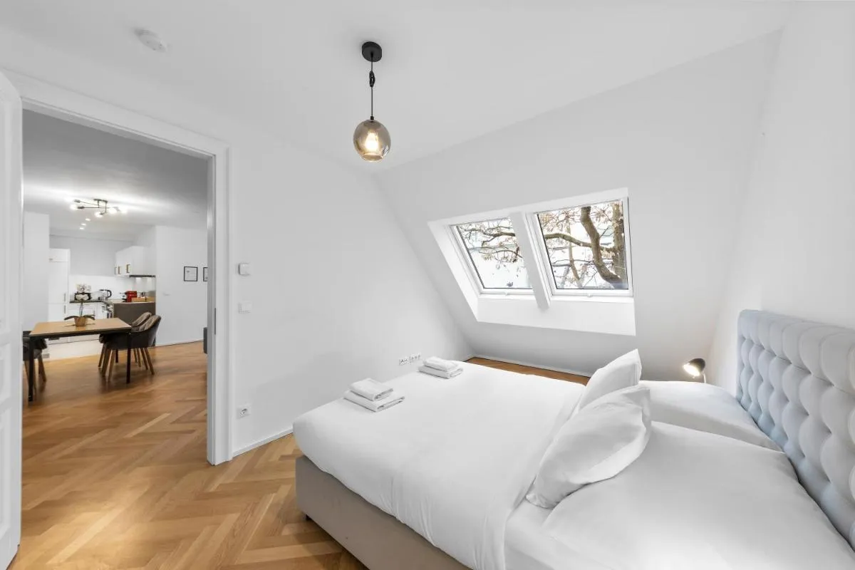 Vienna Chic Residences #13 * Brand New * - 2