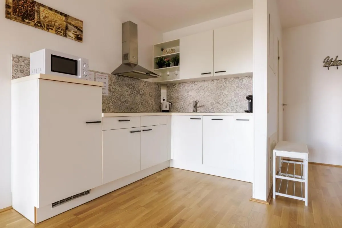 Vienna City and SPA – Modern Apartments next to Therme Wien & 15 Minutes to the City Center - 3