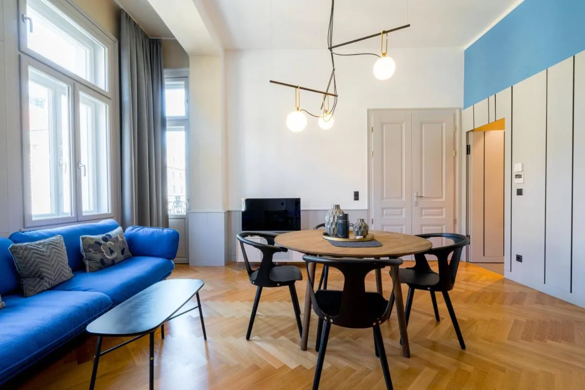 Vienna Residence, City Hall – Parliament - 2