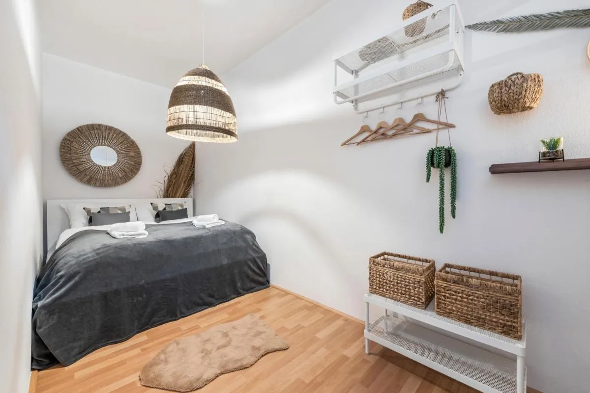 Warm & Vivid Residence – 15 minutes away from Center - 2