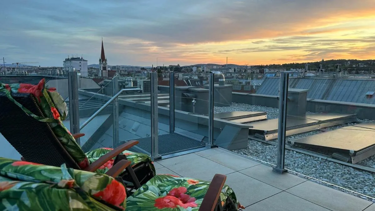 Wiener Schloss Wilhelminen Apartment 360° views - 2