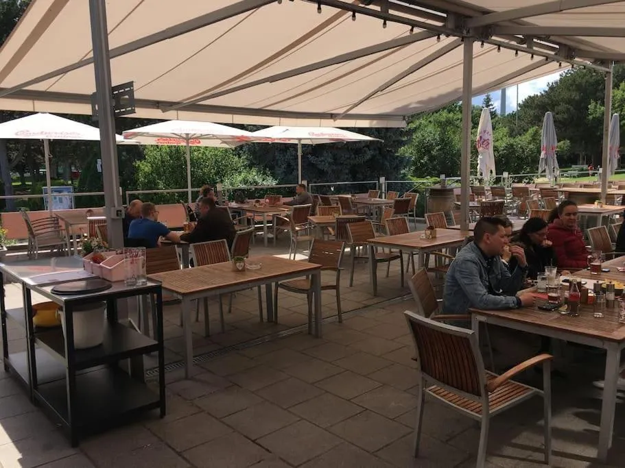 Yuki’s Place – UN-VIC, Danube Beach and Subway near to Downtown Vienna - 3