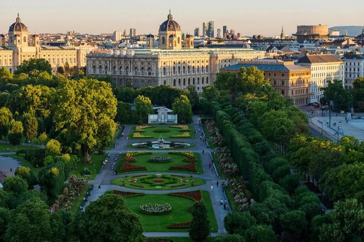 Image 0 of Exclusive Vienna Old Town Highlights Walking Tour (max. 6 persons)