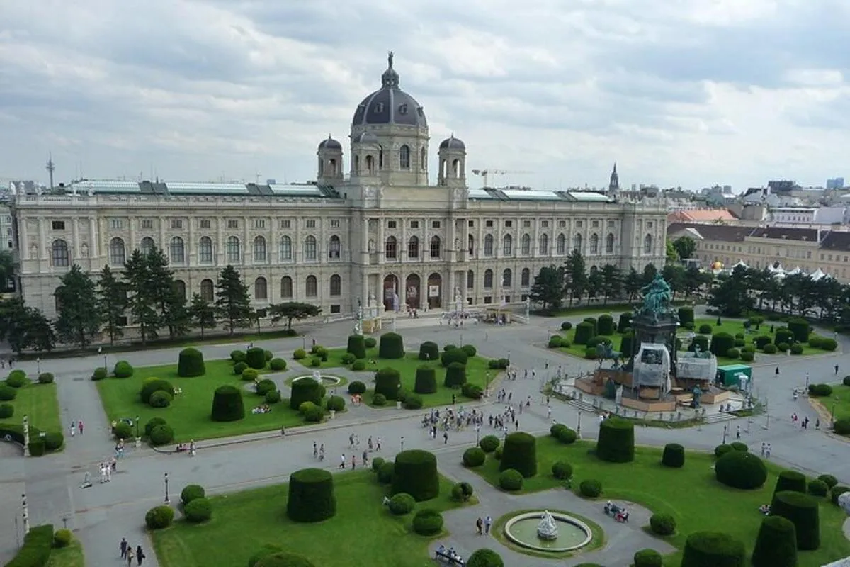 Image 2 of Exclusive Vienna Old Town Highlights Walking Tour (max. 6 persons)
