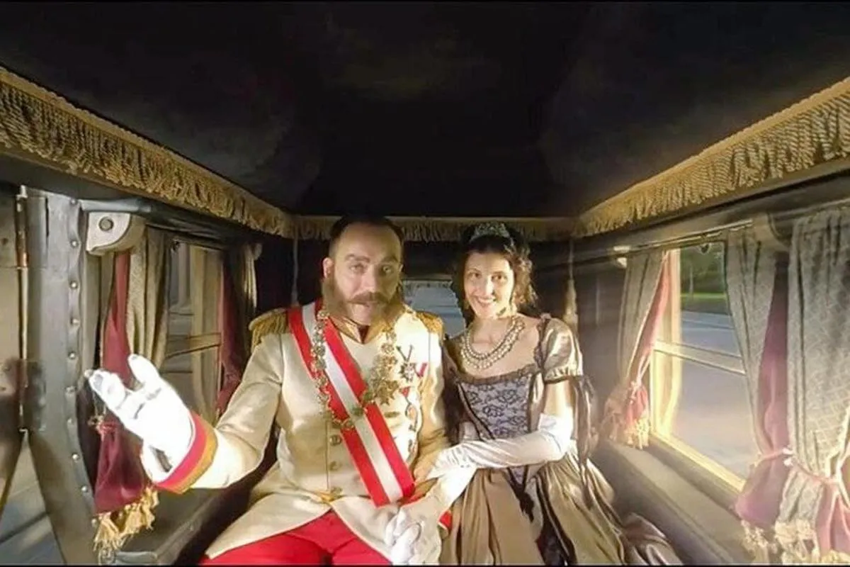 Image 2 of Future Bus Tours – Vienna’s highlights bus tour with virtual reality