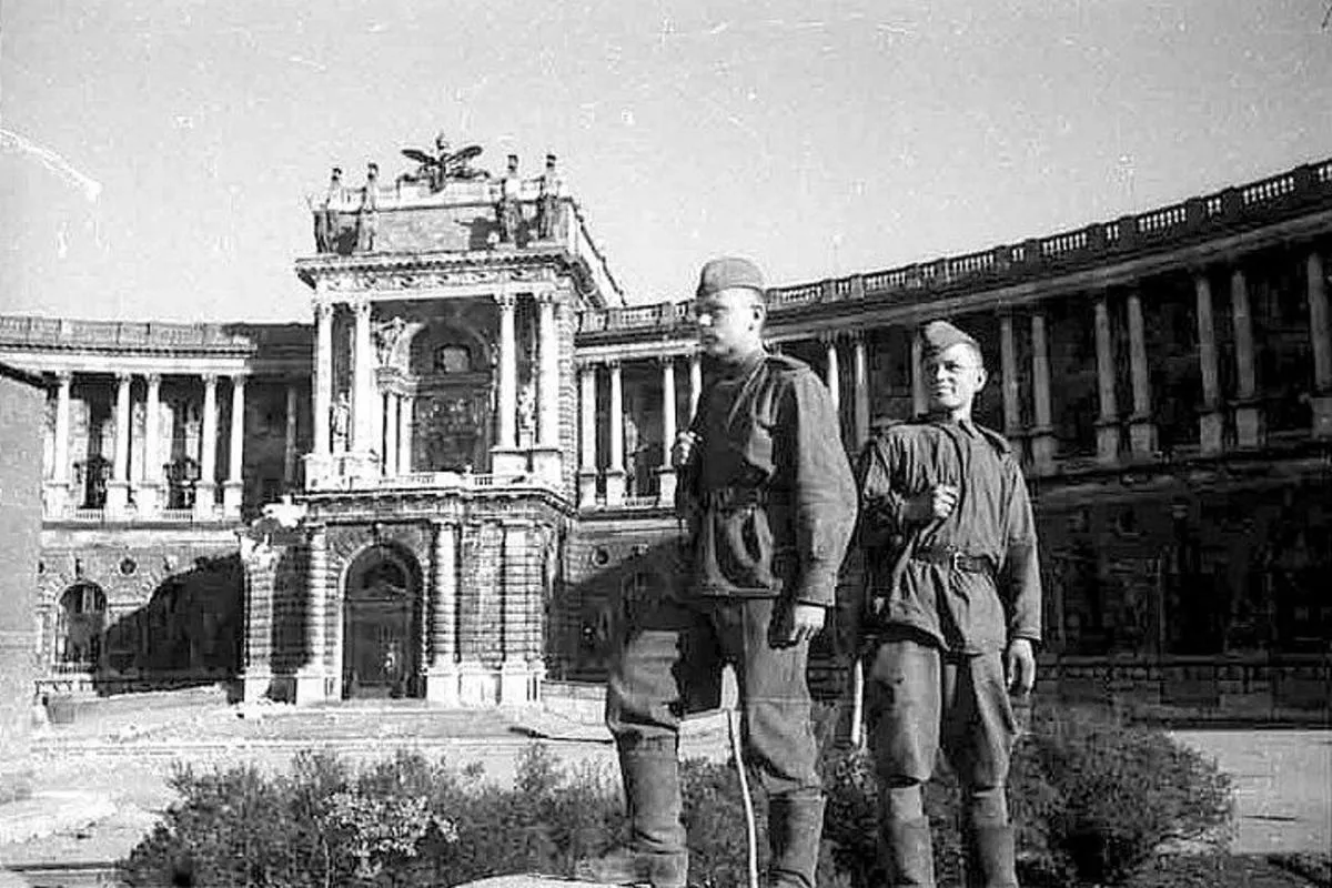 Image 4 of Historical Hitler Walking Tour of Vienna