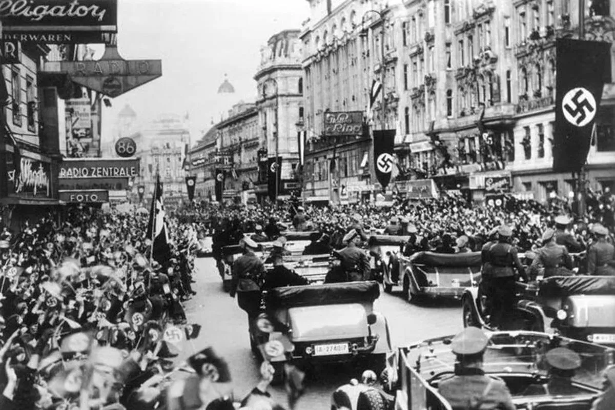 Image 5 of Historical Hitler Walking Tour of Vienna
