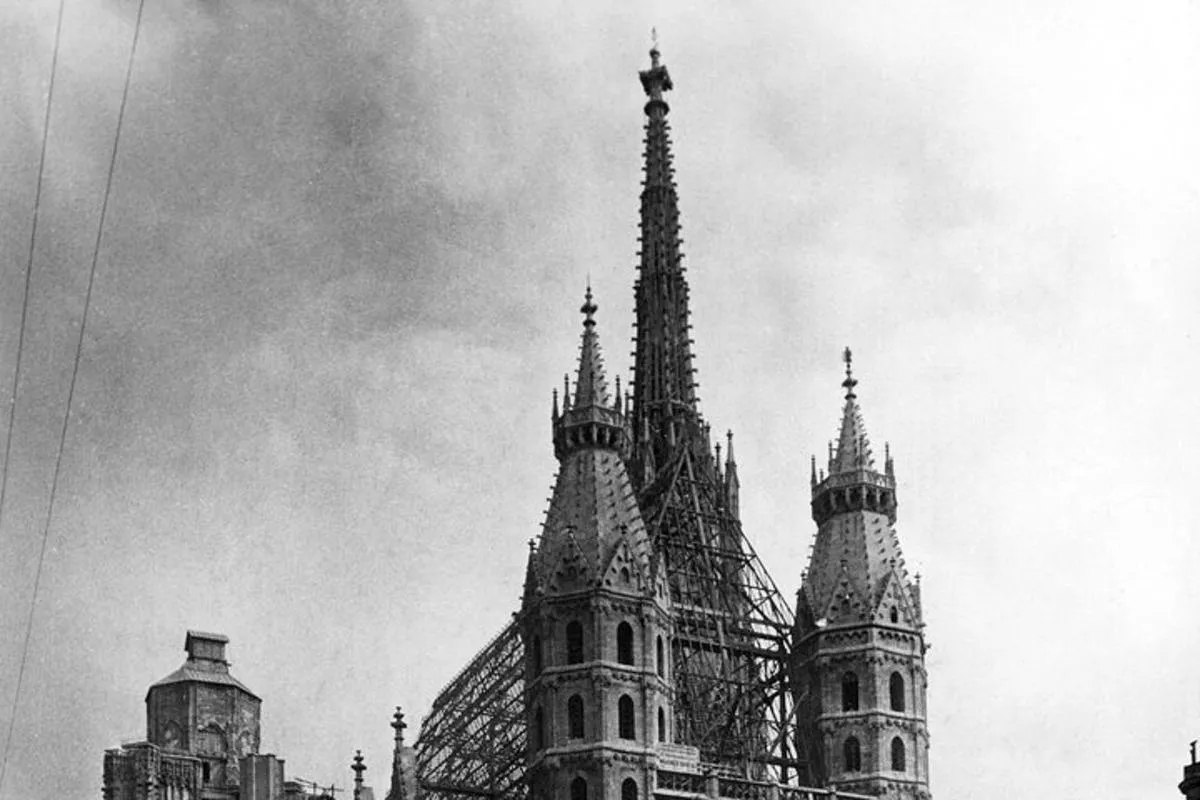 Image 6 of Historical Hitler Walking Tour of Vienna