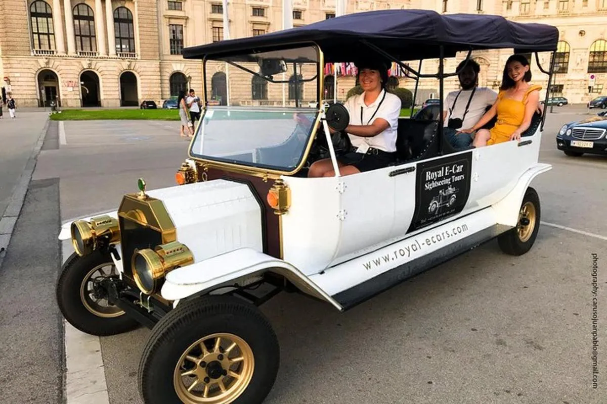 Image 0 of Oldtimer Tour Vienna Gold Tour