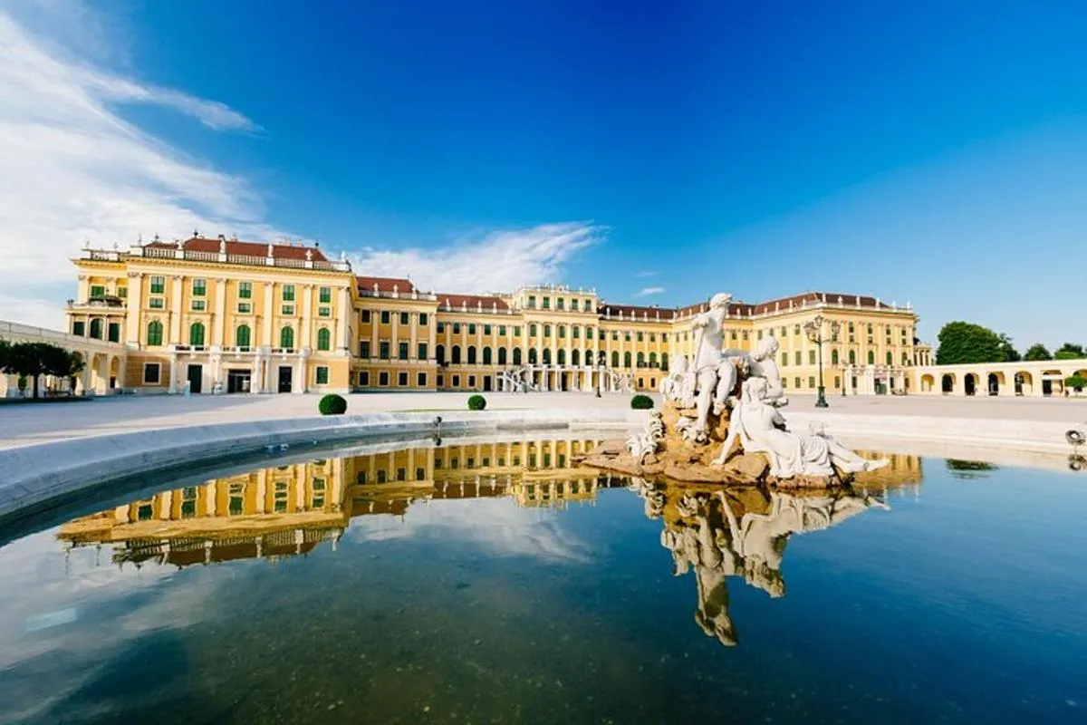 Image 1 of Panoramabahn Schoenbrunn