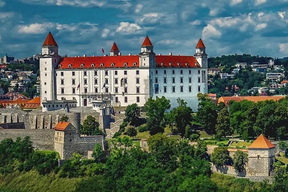 Image 5 of Private Transfer from Vienna to Budapest with 2 hours for sightseeing