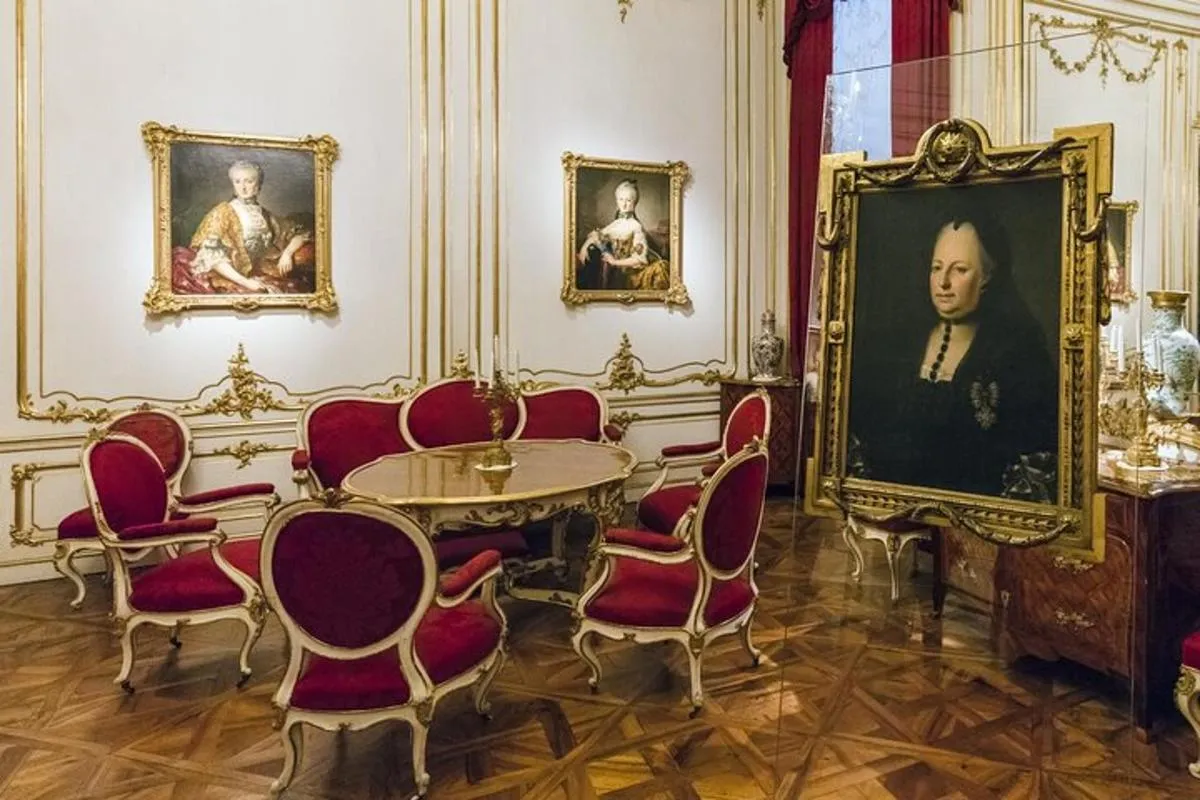 Image 6 of Skip-the-line Schonbrunn Palace Rooms & Gardens Private Tour