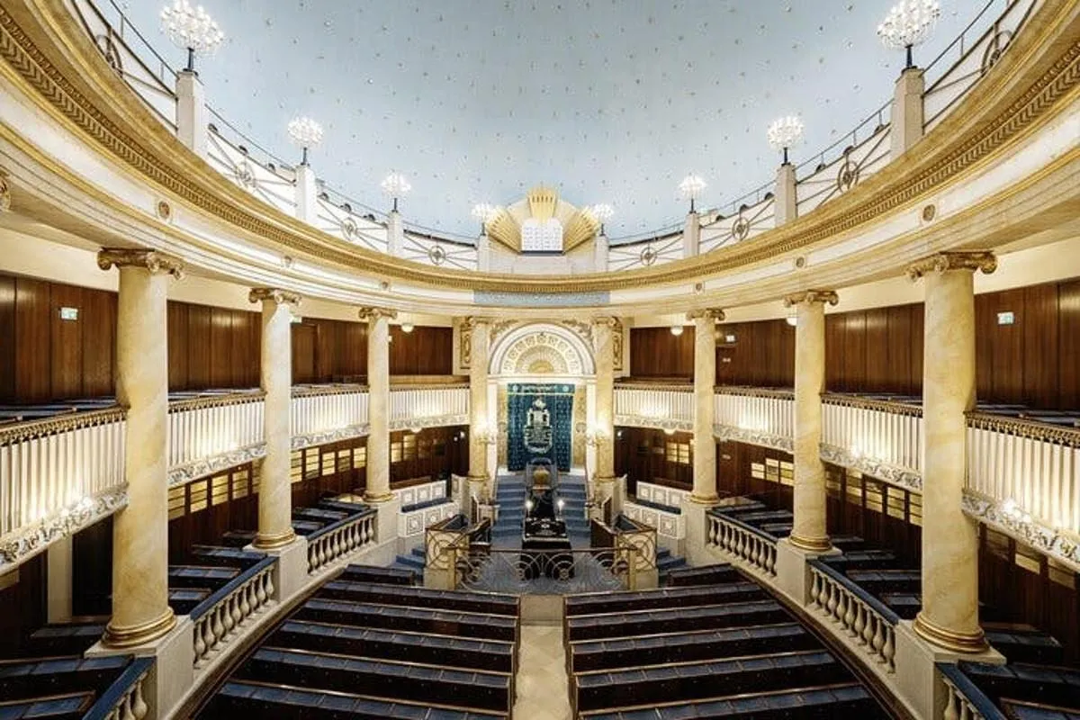 Image 0 of Stadttempel Synagogue Tour