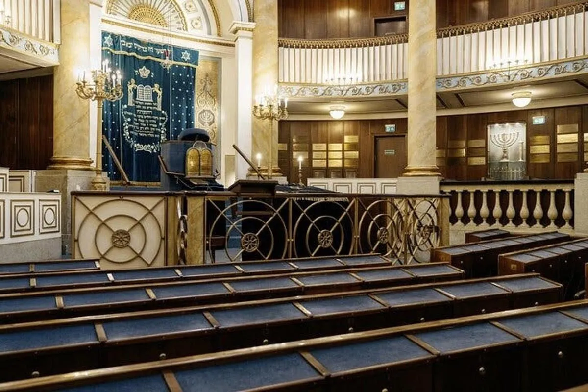 Image 2 of Stadttempel Synagogue Tour