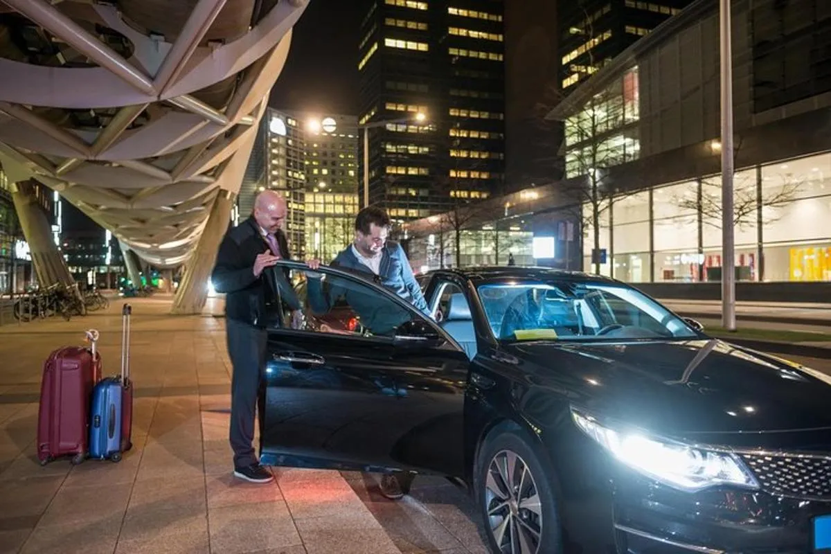 Image 0 of Vienna Airport Departure Transfer (Hotel to Vienna Airport)