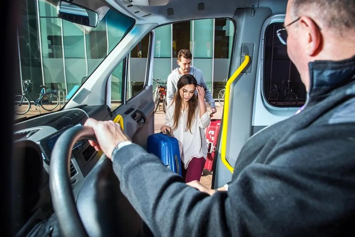 Image 1 of Vienna Airport Departure Transfer (Hotel to Vienna Airport)