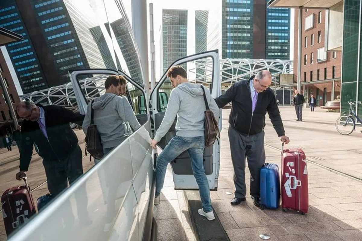 Image 6 of Vienna Airport Departure Transfer (Hotel to Vienna Airport)
