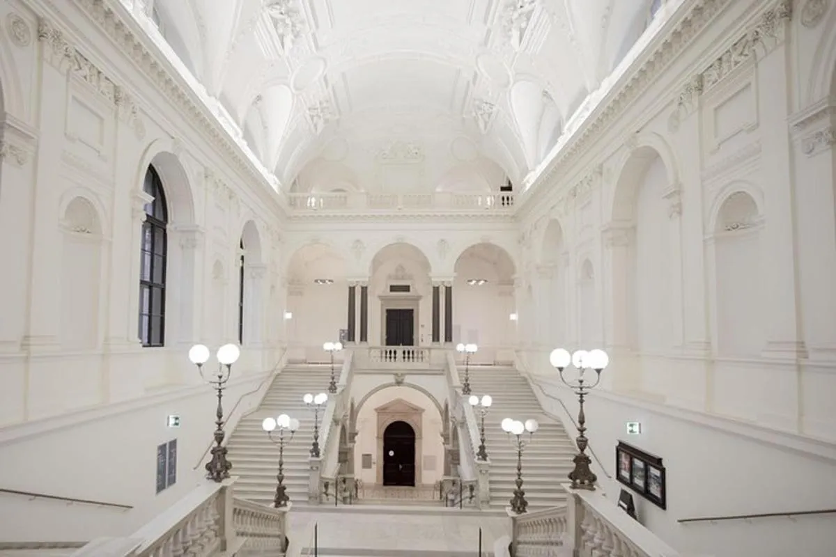 Image 6 of Vienna at night! Photo tour of the most beautiful buildings in the city